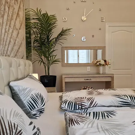 Stunning View - Live In Luxury Apartman