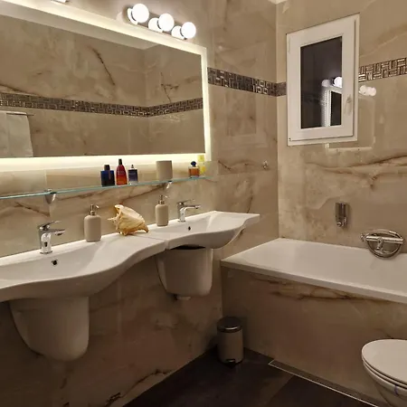 Opera View - Live In Luxury Apartmán