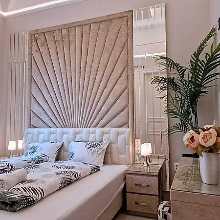Stunning View - Live In Luxury Διαμέρισμα Βουδαπέστη