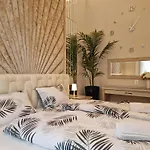 Stunning View - Live In Luxury Appartement Boedapest