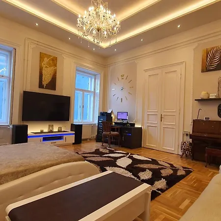 Apartment Opera View - Live In Luxury Budapest