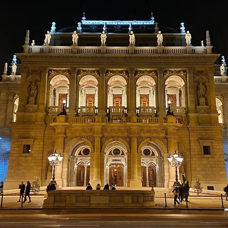 Opera View - Live In Luxury Apartment Budapest