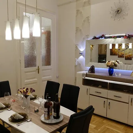 Daire Opera View - Live In Luxury *